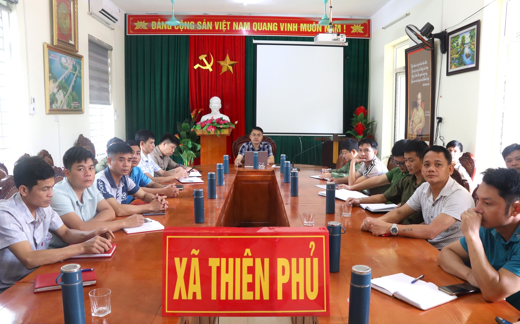 Anh-tin-bai
